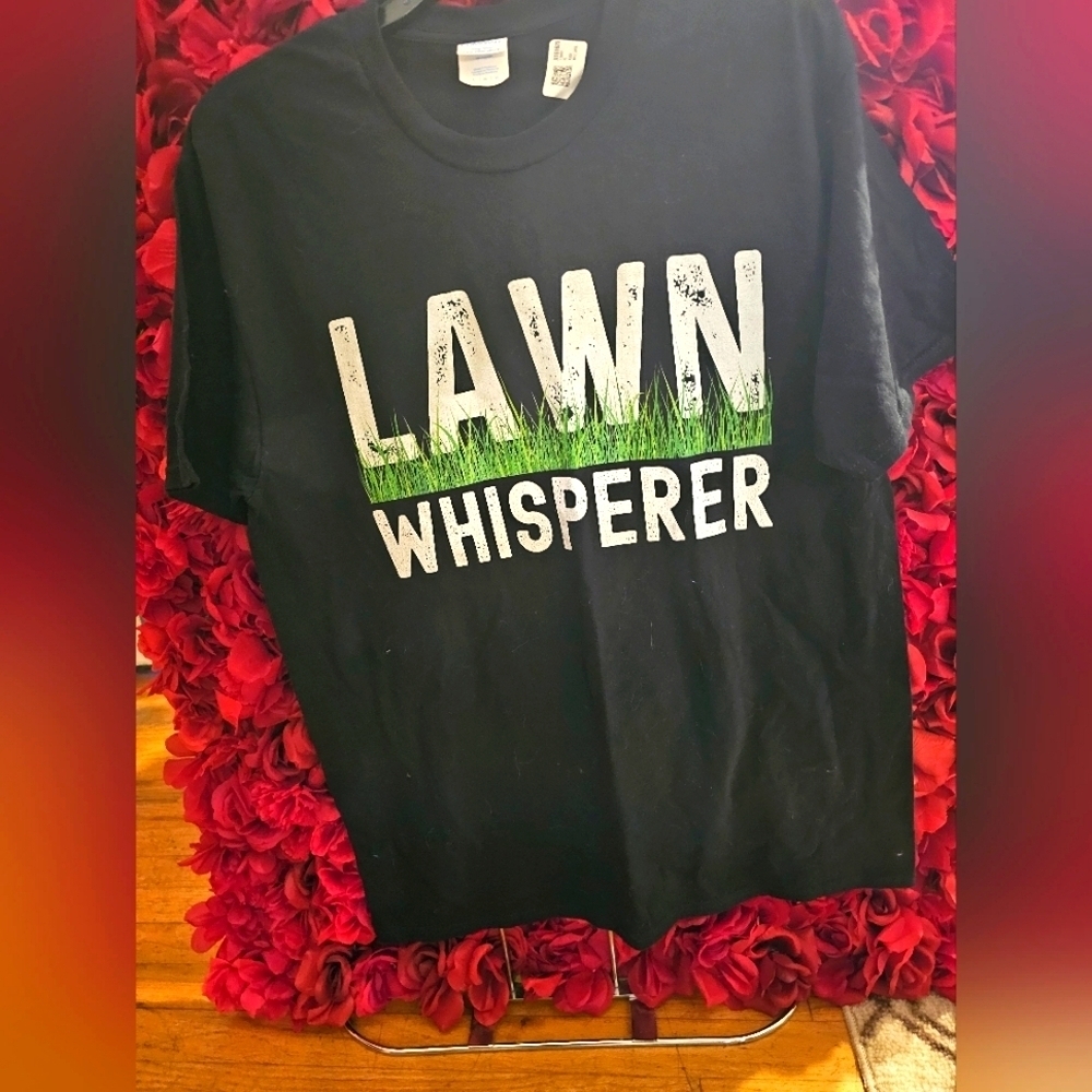 Men's NWT Size Large Lawn Whisperer T-Shirt